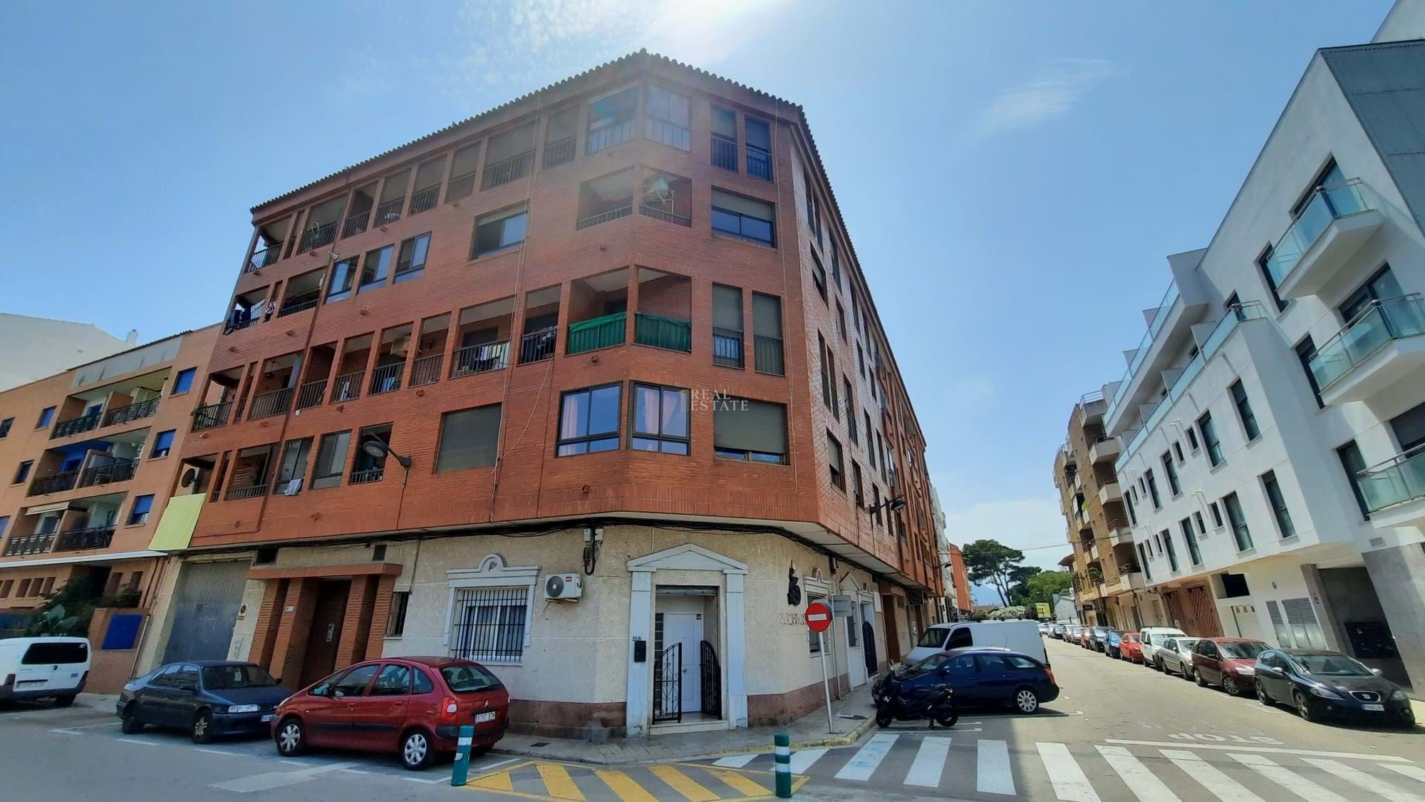 Exterior view of Flat for sale in Ondara  with Storage room, Furnished and Balcony