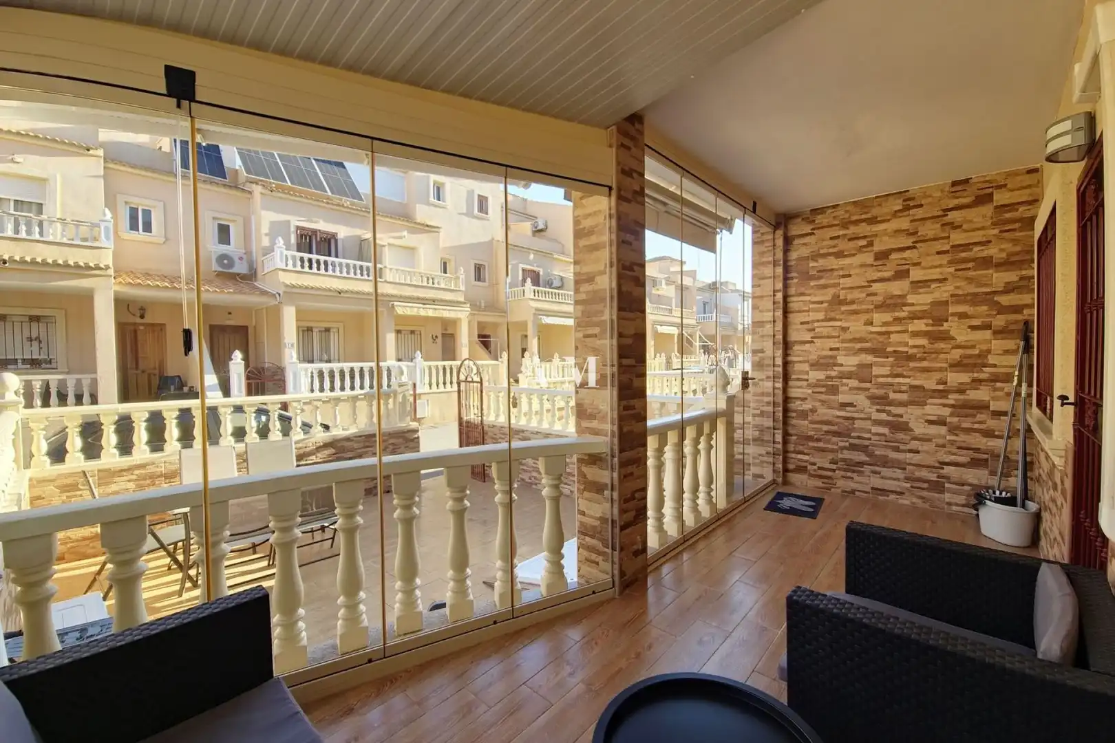Terrasse von Einfamilien-Reihenhaus zum Verkauf in Orihuela mit Klimaanlage, Heizung und Privatgarten