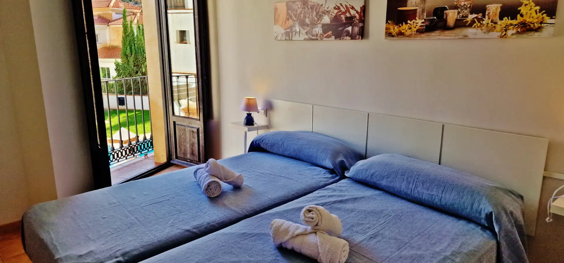 Schlafzimmer von Wohnungen zur Miete in Vélez de Benaudalla mit Klimaanlage, Heizung und Terrasse