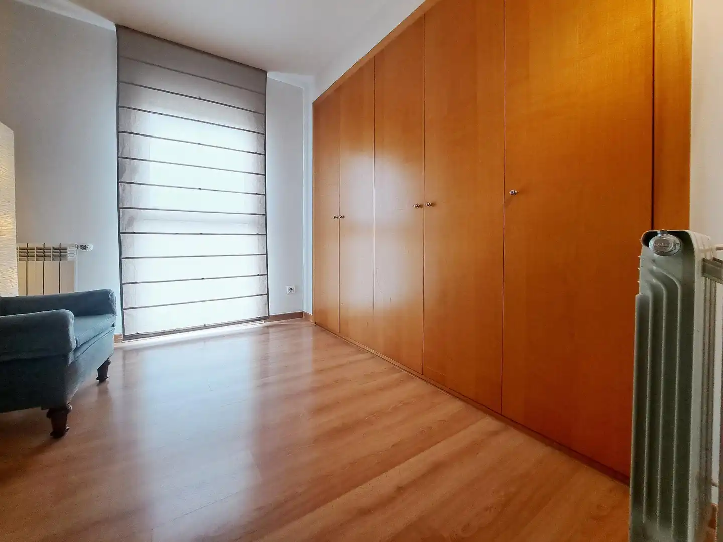 Schlafzimmer von Wohnungen zur Miete in Girona mit Klimaanlage, Heizung und Abstellraum