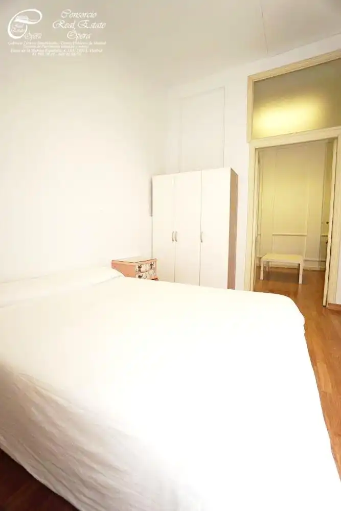 Flat for rent in Calle BOLA, Palacio