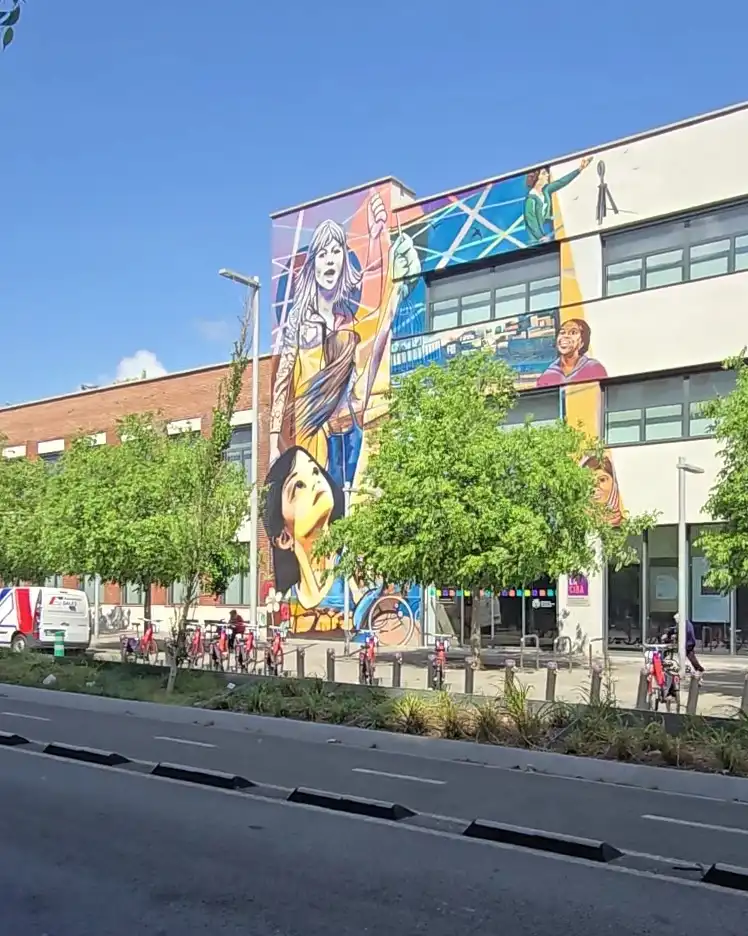 Vista exterior de Piso en venta en Santa Coloma de Gramenet con Aire acondicionado, Calefacción y Horno
