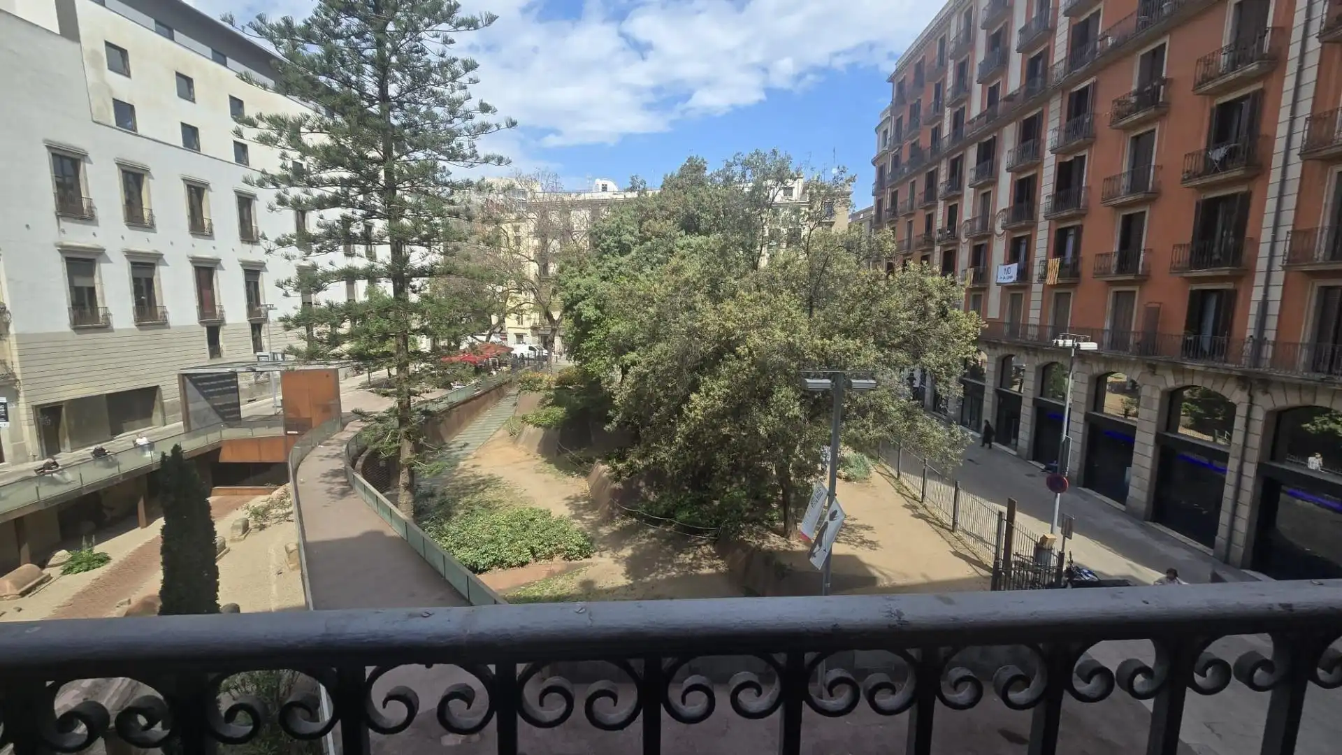 Vista exterior de Piso en venta en Barcelona con Aire acondicionado, Calefacción y Parquet