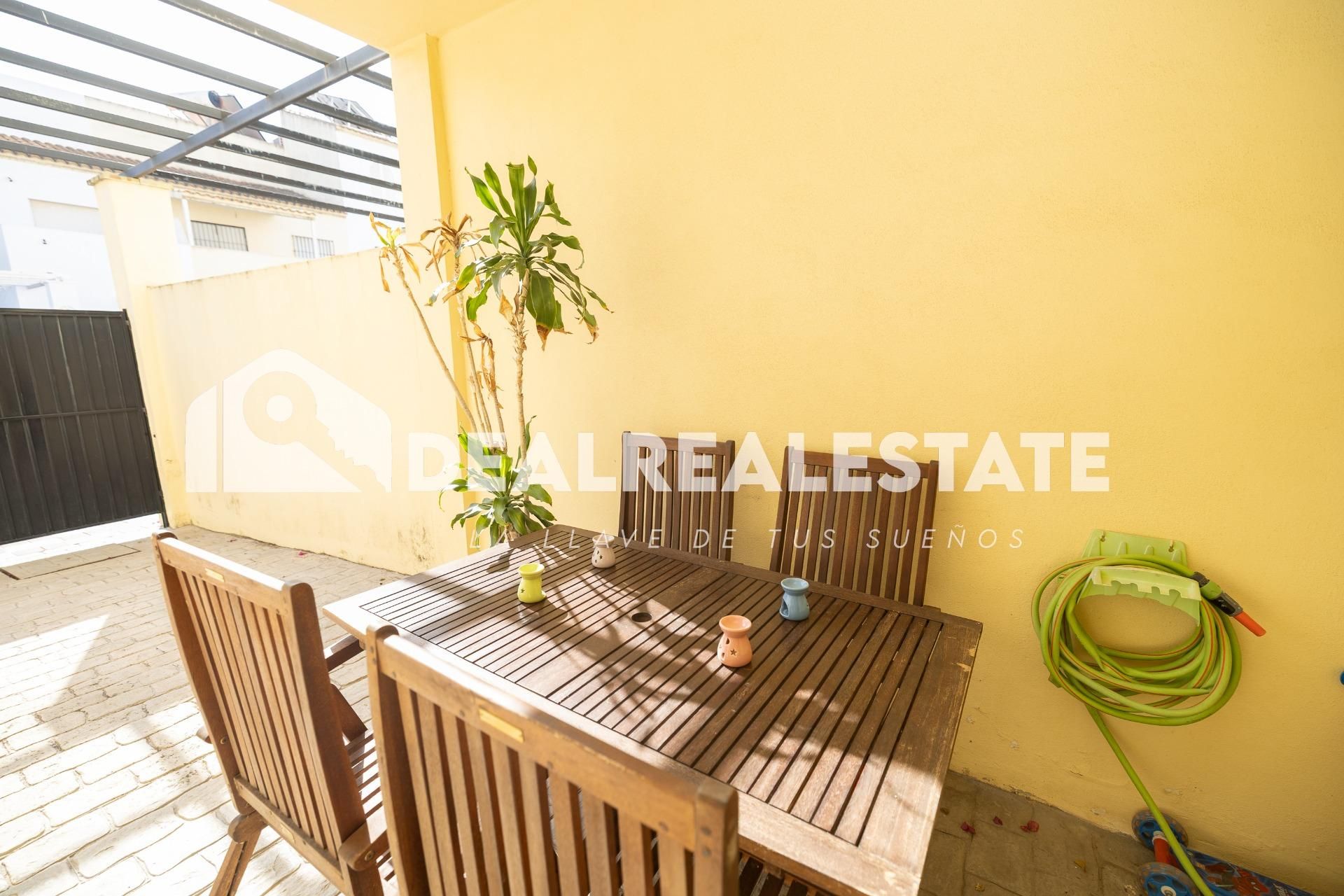 Single-family semi-detached for sale in Calle Areneros