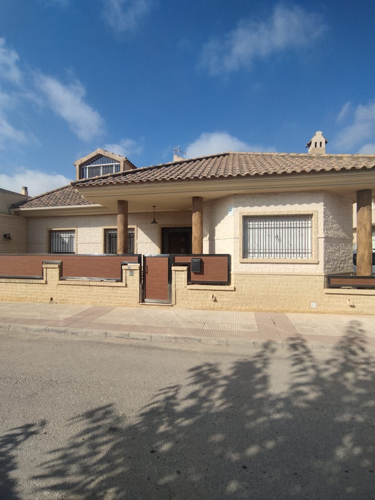 Vista exterior de Casa adosada de alquiler en  Murcia Capital con Aire acondicionado, Calefacción y Jardín privado
