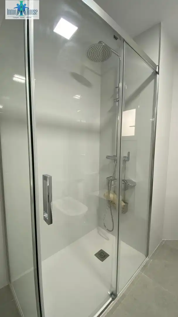Baño de Piso de alquiler en Albacete con Aire acondicionado, Calefacción y Terraza