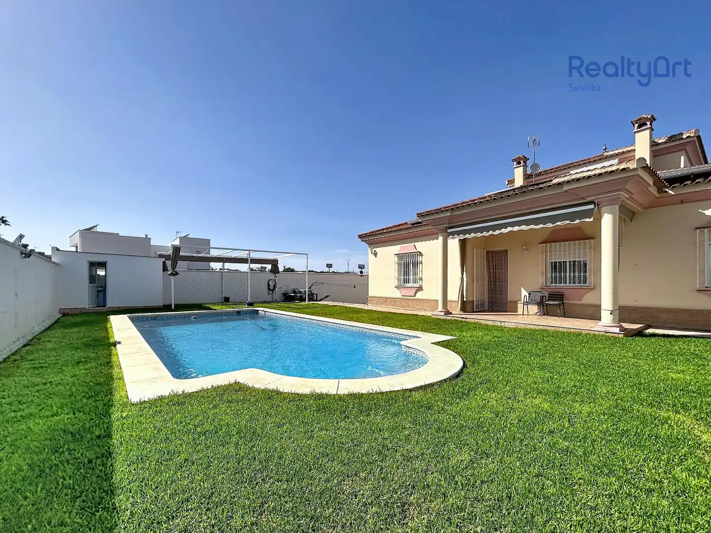 Exterior view of Houses for sale in Tomares  with Air Conditioner, Heating and Private garden