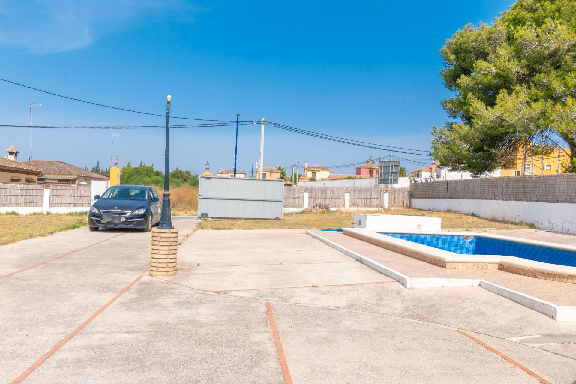 Parking of House or chalet for sale in Chiclana de la Frontera  with Private garden and Swimming Pool