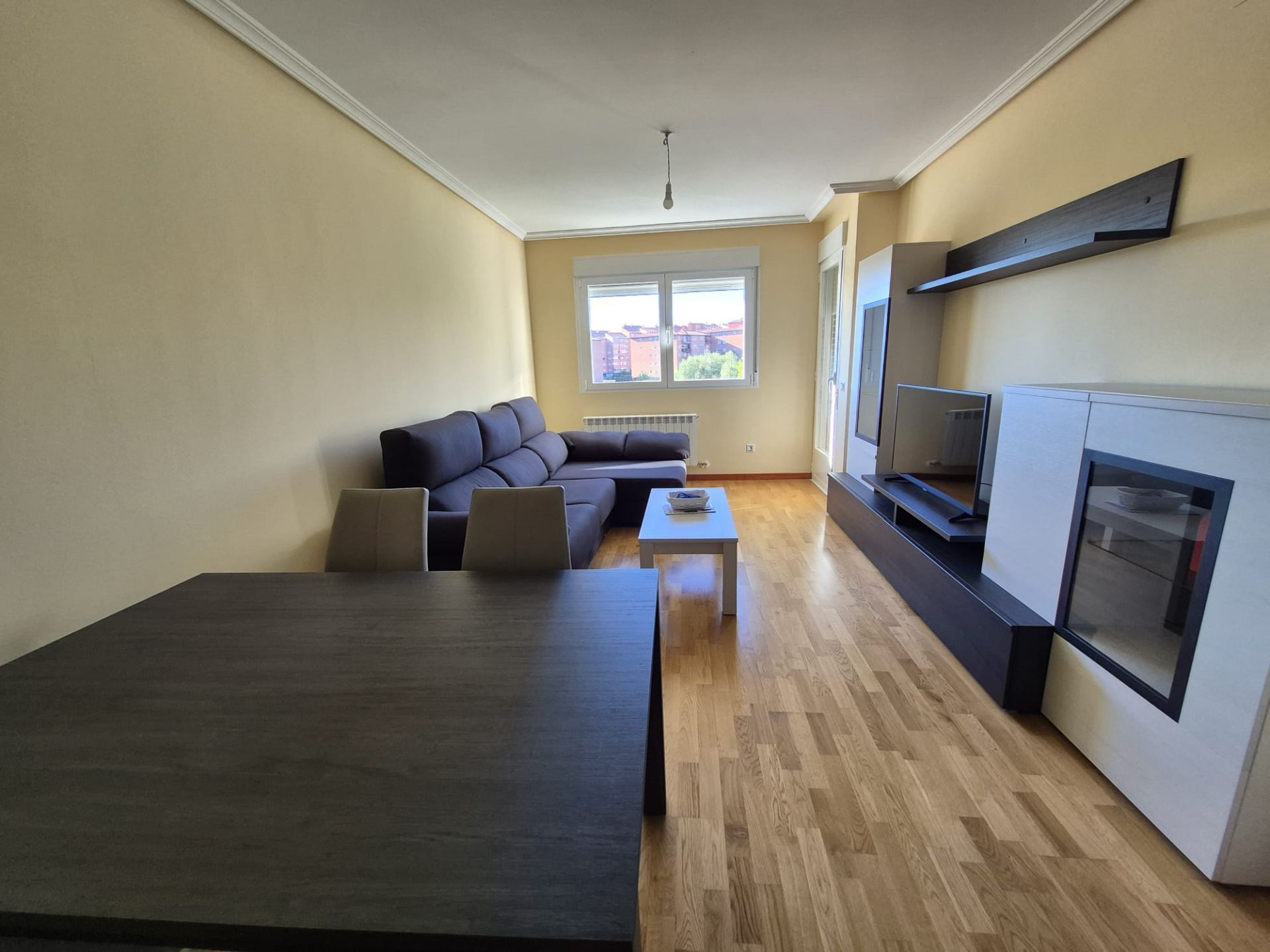 Flat to rent in JOAQUÍN RODRIGO, 2, Universidad