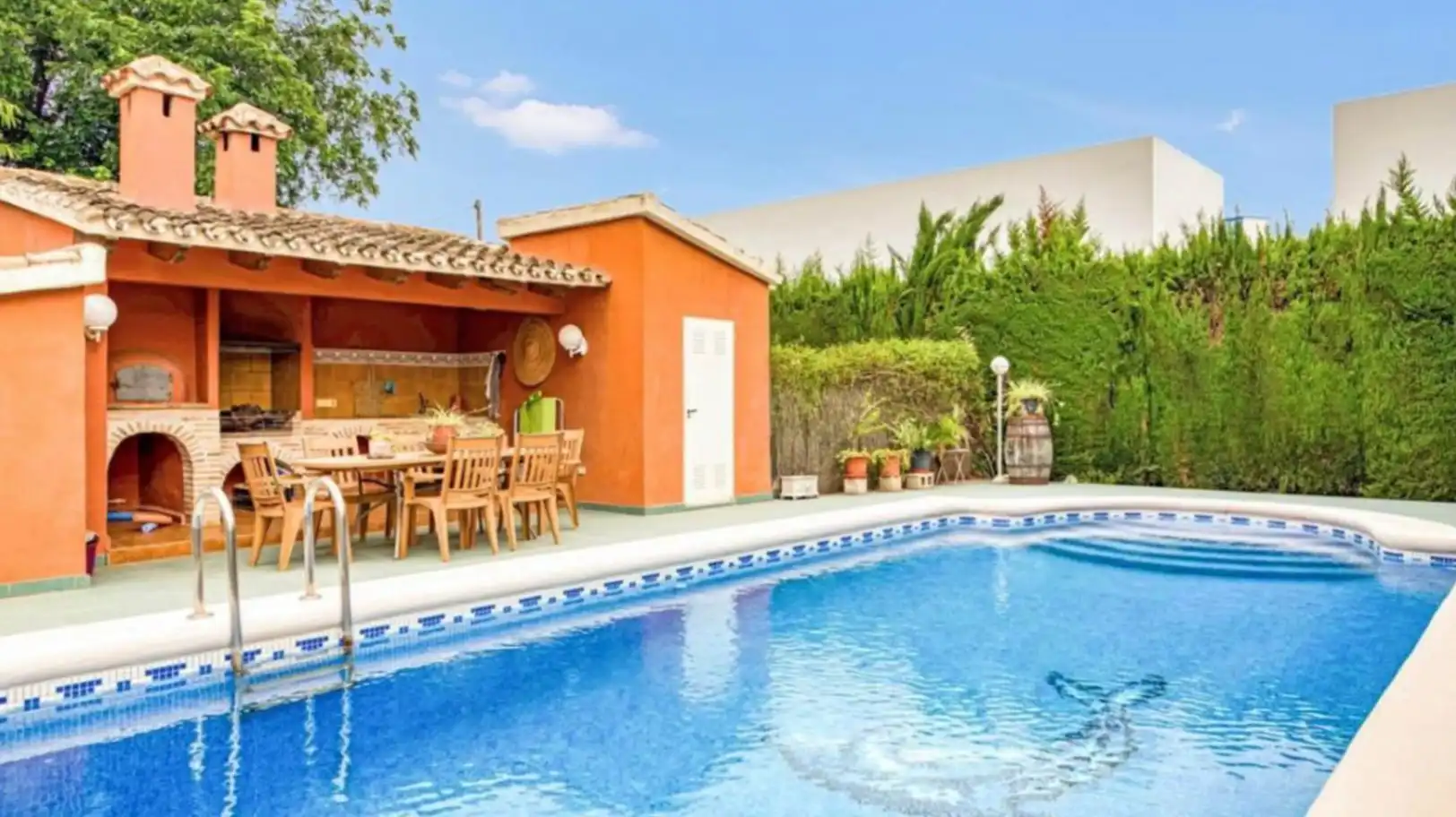 Schwimmbecken von Haus oder Chalet zum Verkauf in Dénia mit Klimaanlage, Heizung und Privatgarten