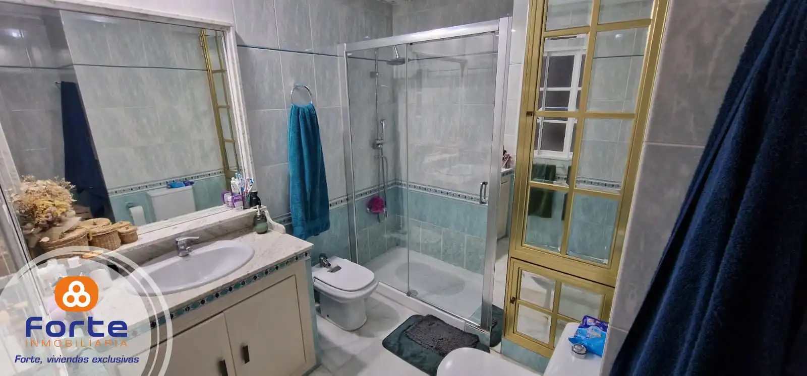 Bathroom of Flat for sale in Córdoba  with Air Conditioner