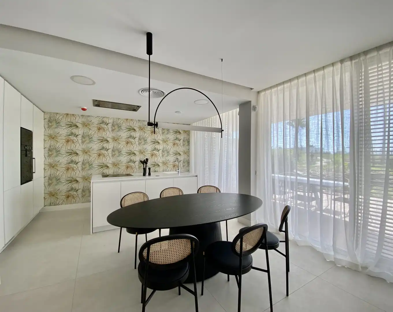 Comedor de Planta baja de alquiler en Estepona con Calefacción, Jardín privado y Terraza