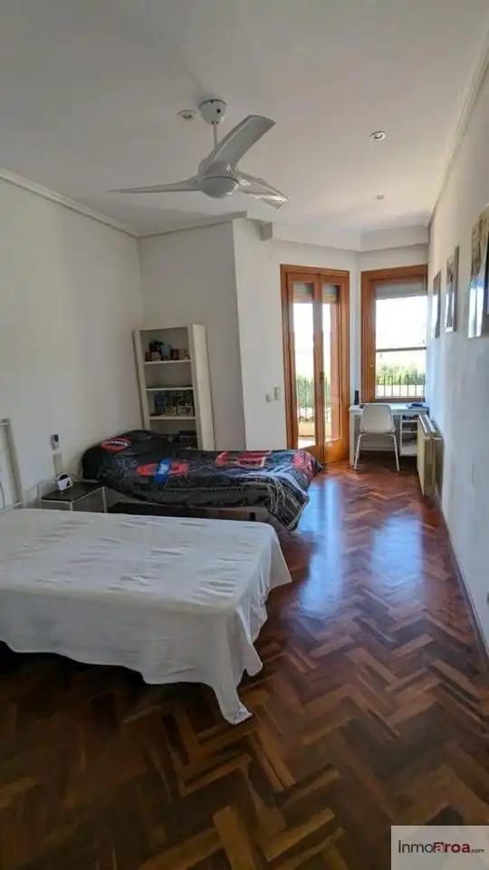 Schlafzimmer von Haus oder Chalet zur Miete in Riba-roja de Túria mit Klimaanlage, Heizung und Privatgarten