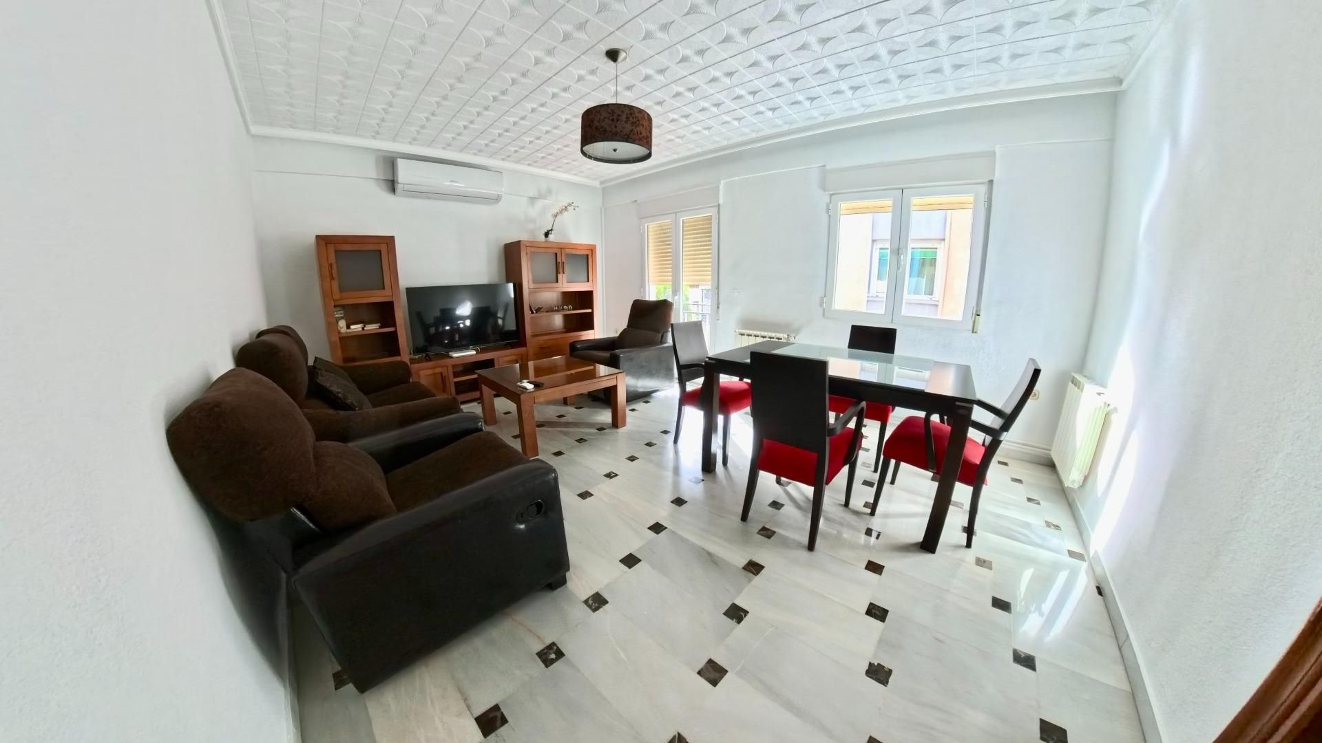 Living room of Flat to rent in  Granada Capital  with Air Conditioner, Heating and Terrace