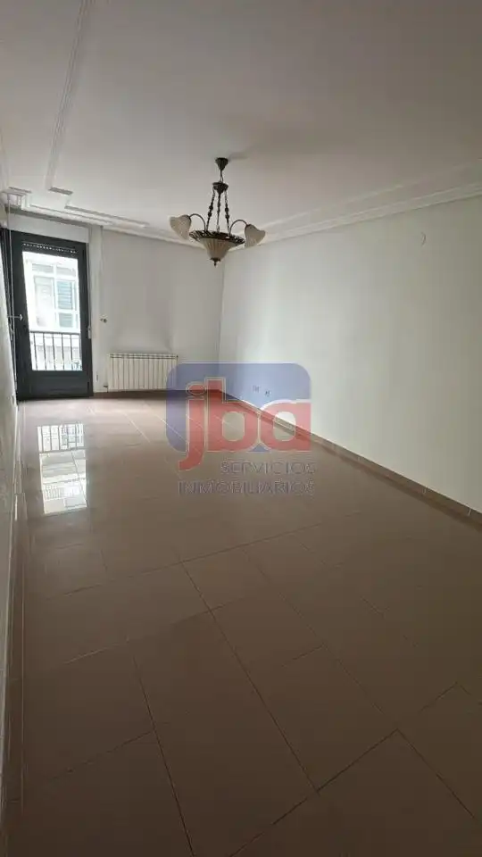 Piso en venta en Xinzo de Limia con Calefacción, Trastero y Balcón