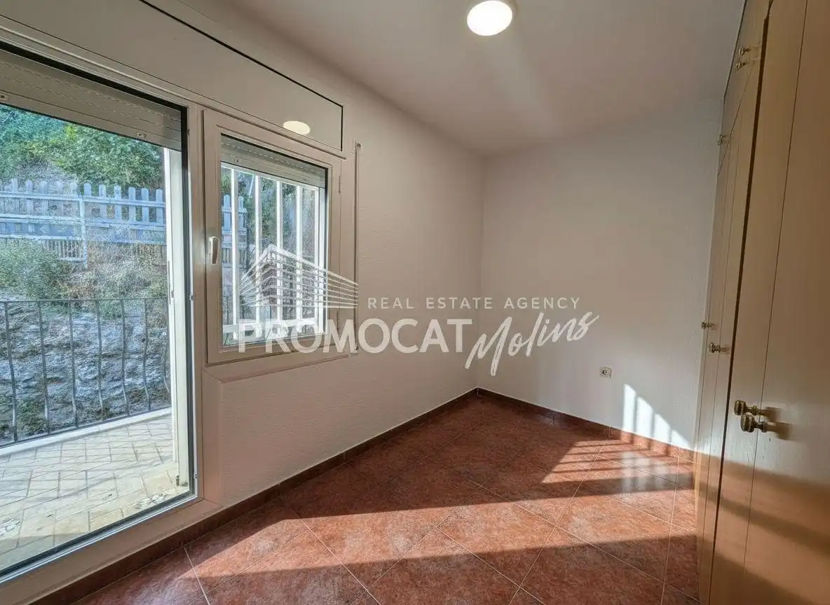Habitación de Piso en venta en Molins de Rei con Aire acondicionado, Jardín privado y Terraza