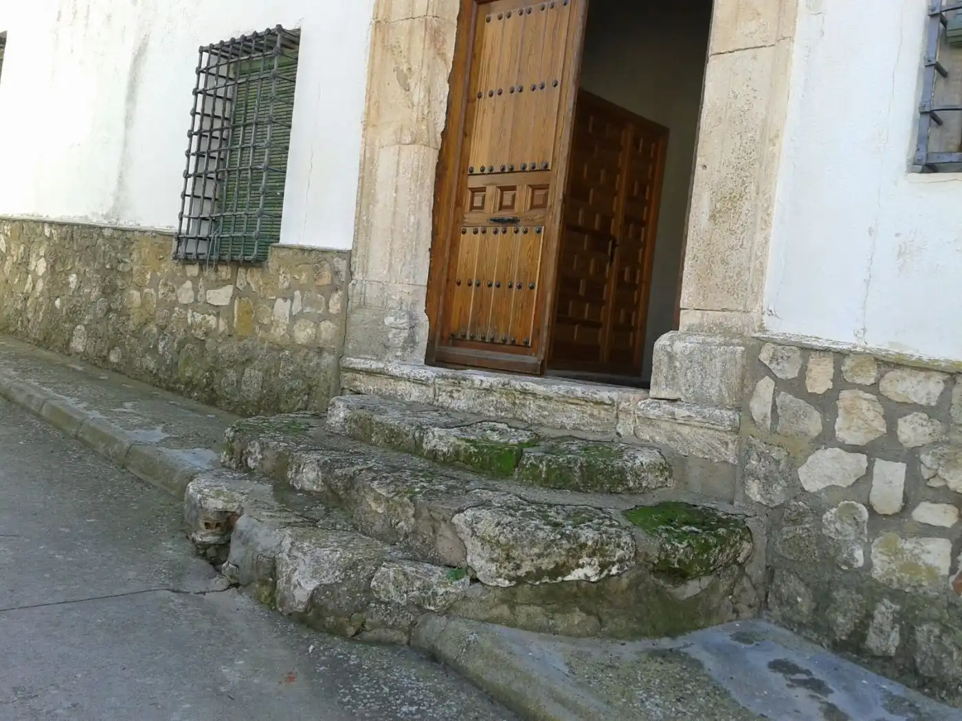 Country homes for sale in El Cañavate  