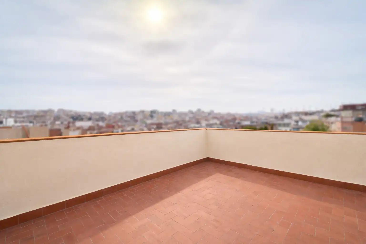 Terrasse von Dachboden zum Verkauf in Santa Coloma de Gramenet mit Klimaanlage, Heizung und Parkett