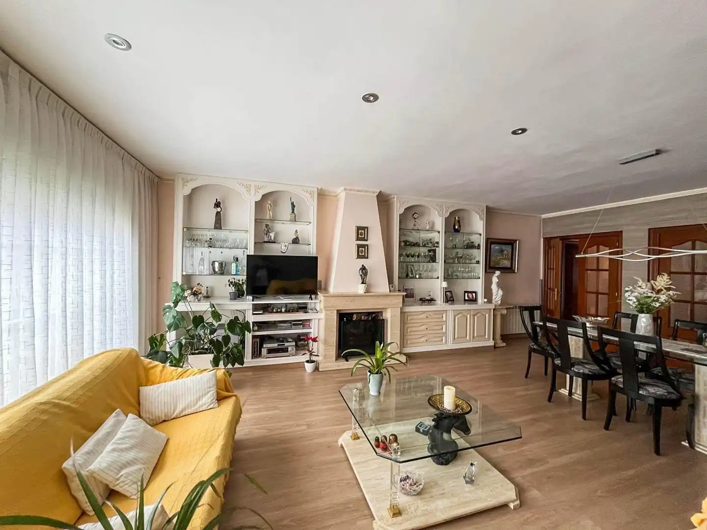 Sala d'estar de Casa o xalet en venda en Esparreguera amb Aire condicionat, Calefacció i Jardí privat