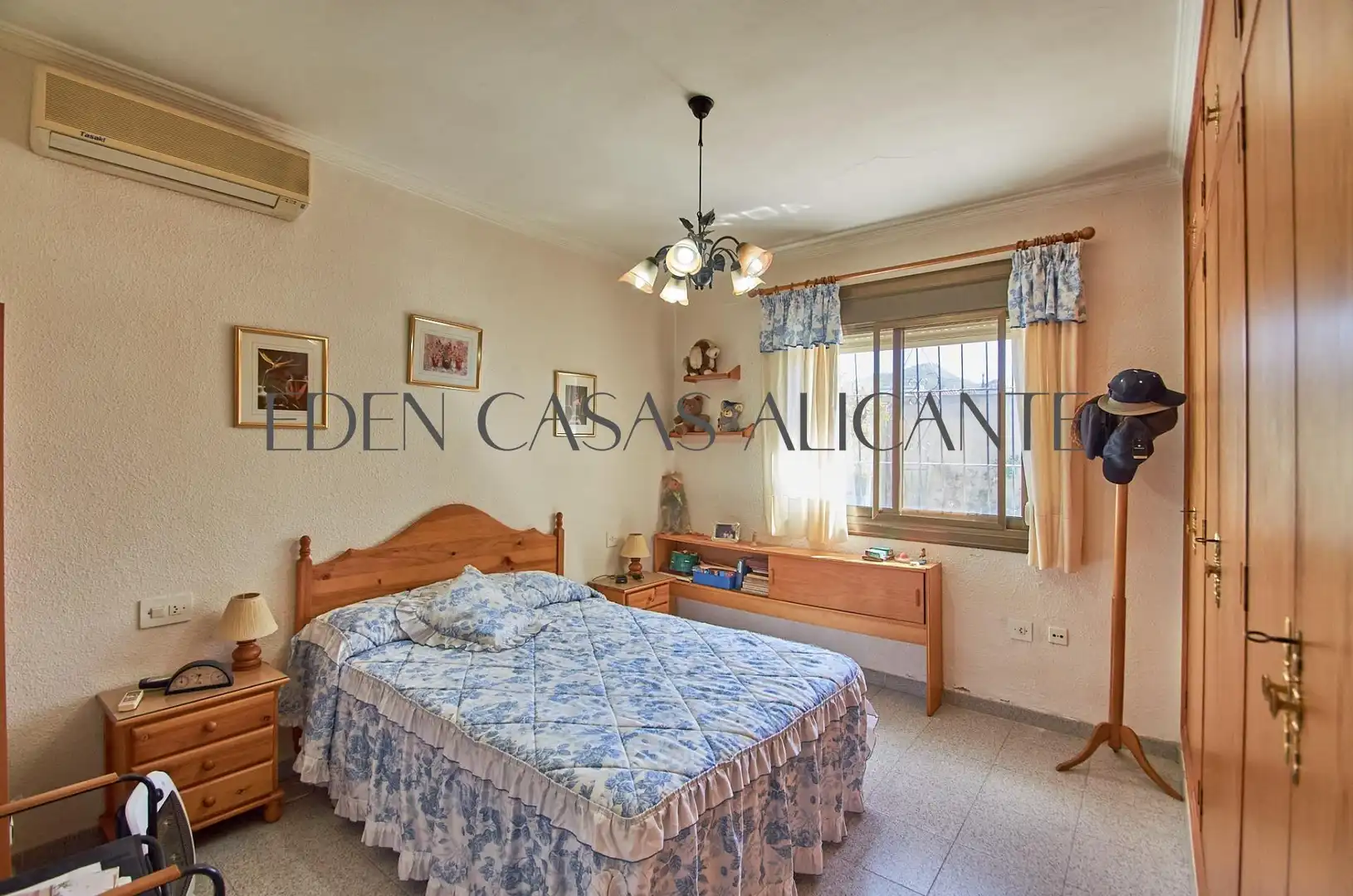 Houses for sale in Busot  with Air Conditioner, Heating and Private garden
