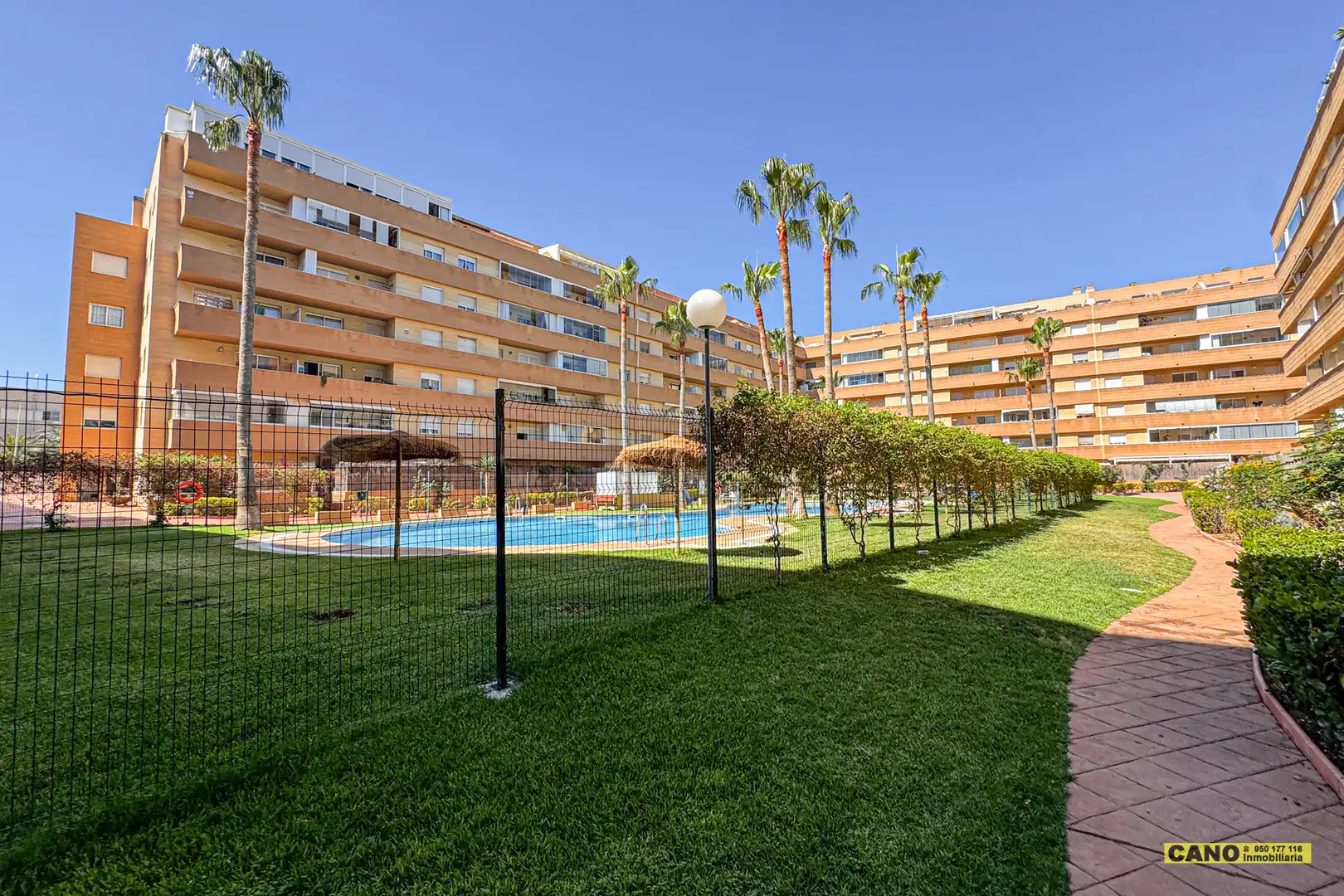 Piscina de Piso en venta en Roquetas de Mar con Terraza y Piscina