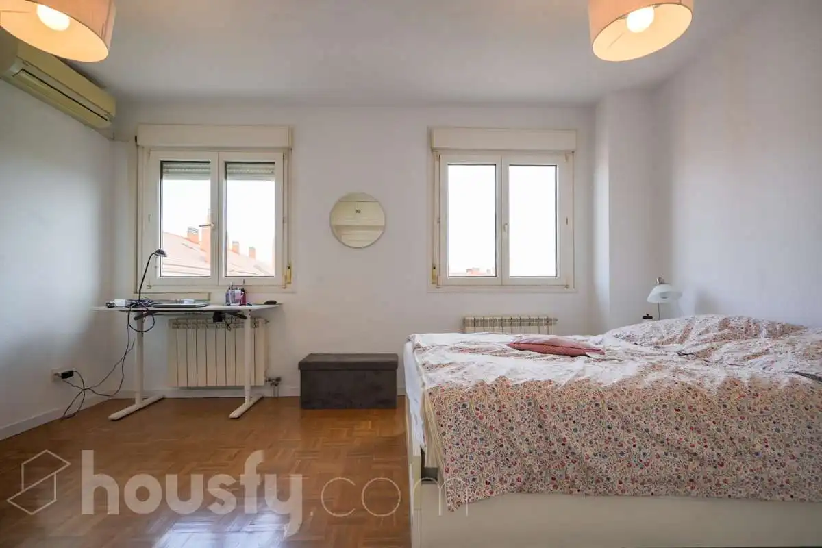Bedroom of Flat for rent in Madrid  with Air Conditioner, Heating and Furnished