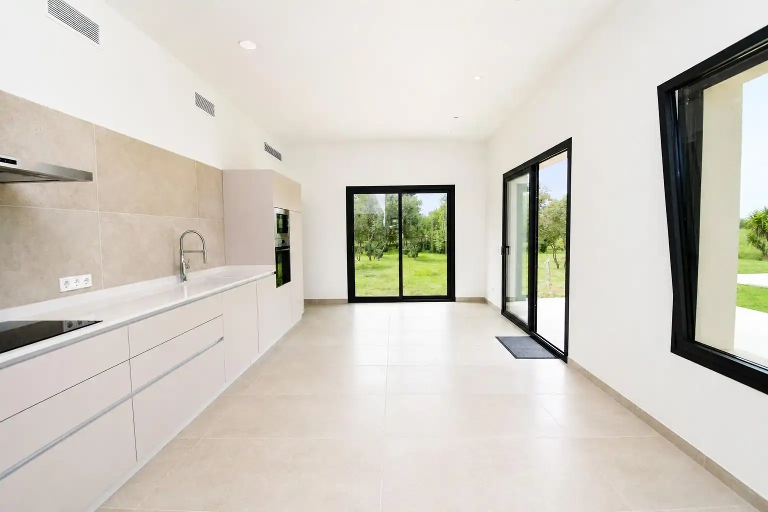 Cocina de Finca rústica en venta en Muro con Aire acondicionado, Calefacción y Jardín privado