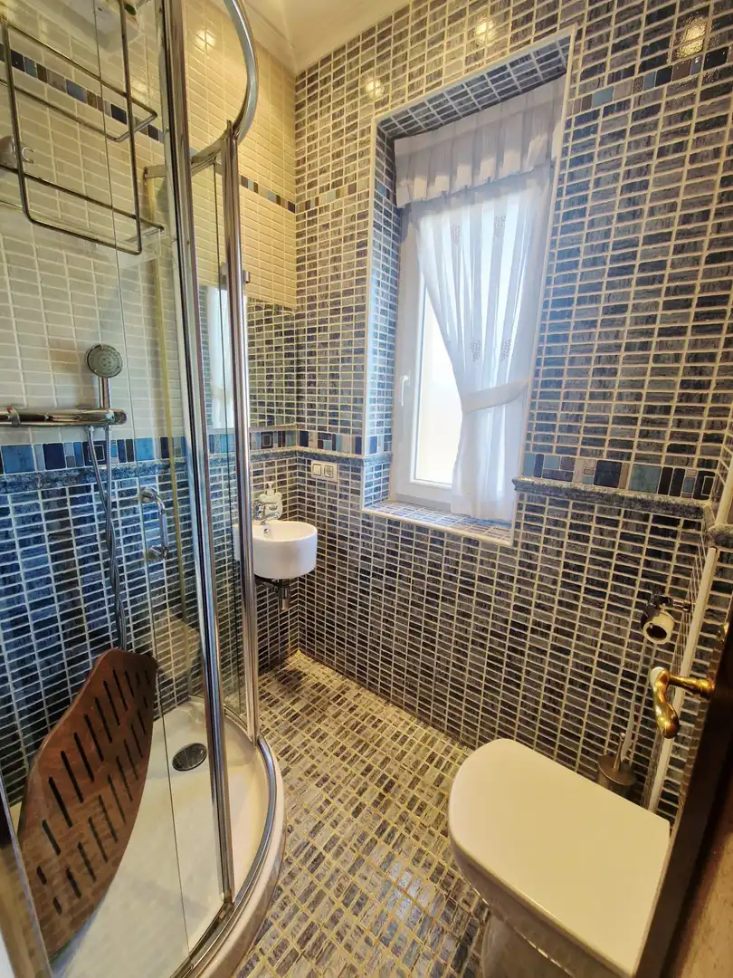 Baño de Piso en venta en Avilés con Calefacción, Parquet y Trastero