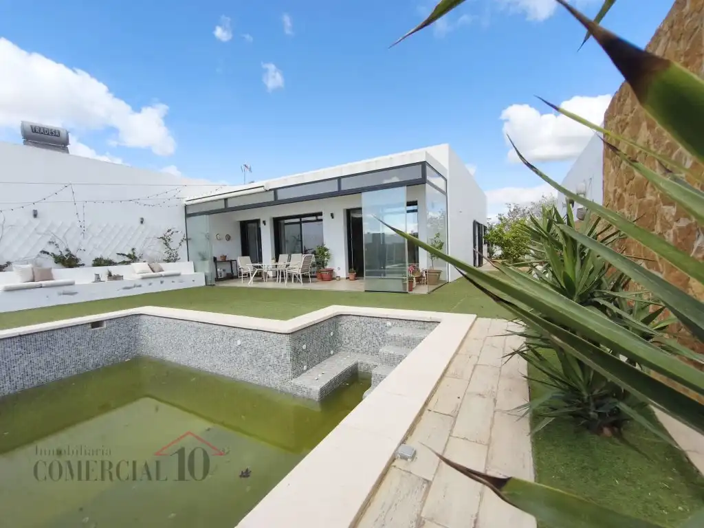 Chalet con piscina en venta en Olivenza, imagen 3