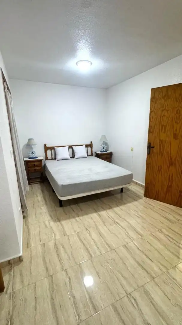 Dormitori de Casa adosada en venda en Orihuela amb Jardí privat, Terrassa i Traster
