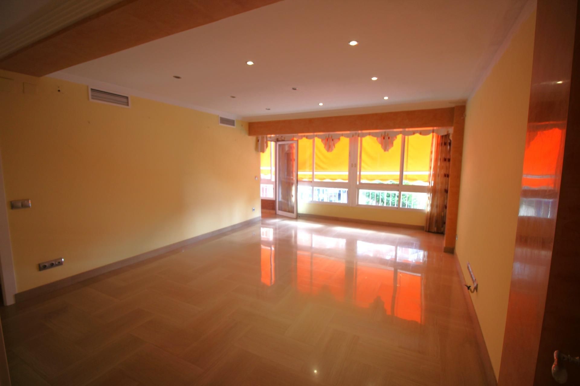 Flat for sale in Alicante / Alacant  with Air Conditioner, Heating and Balcony