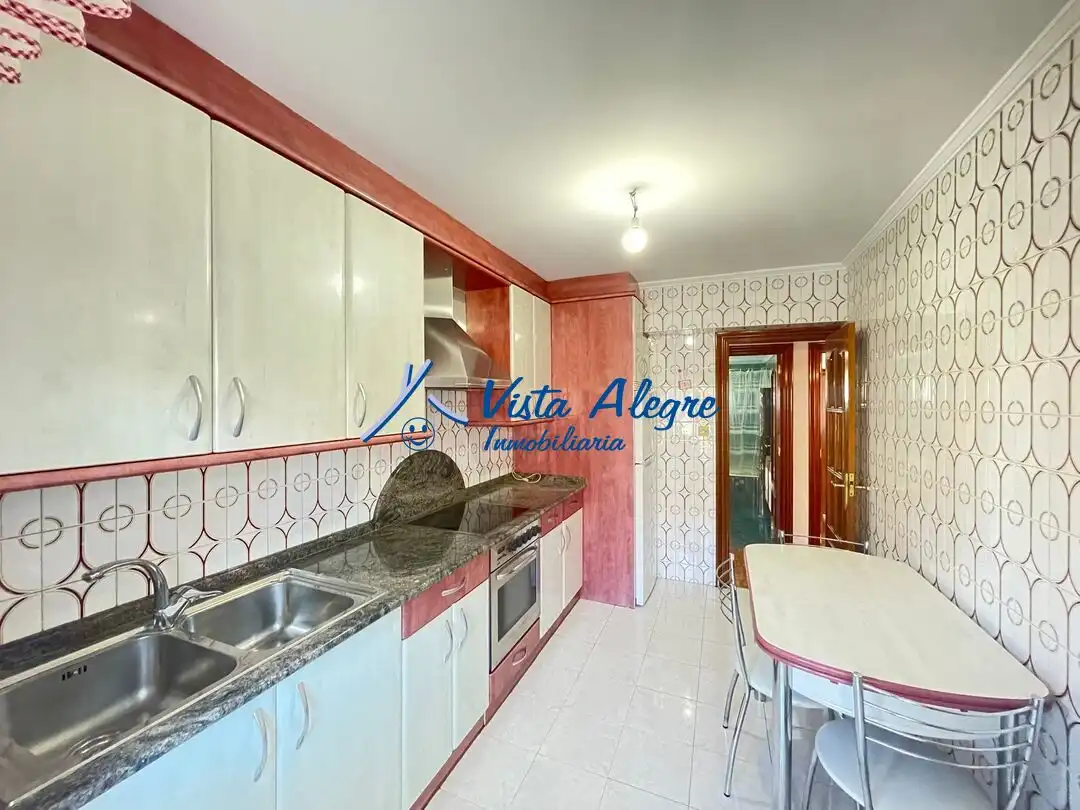 Cocina de Piso en venta en Haro con Calefacción, Terraza y Amueblado
