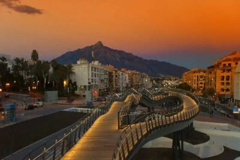 Vista exterior de Piso en venta en Marbella con Aire acondicionado, Calefacción y Terraza