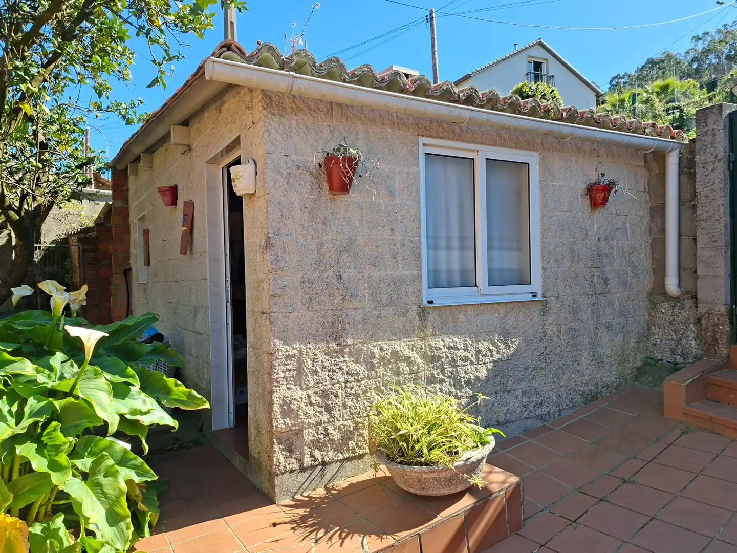 Vista exterior de Casa o xalet en venda en Vilagarcía de Arousa amb Calefacció, Jardí privat i Terrassa