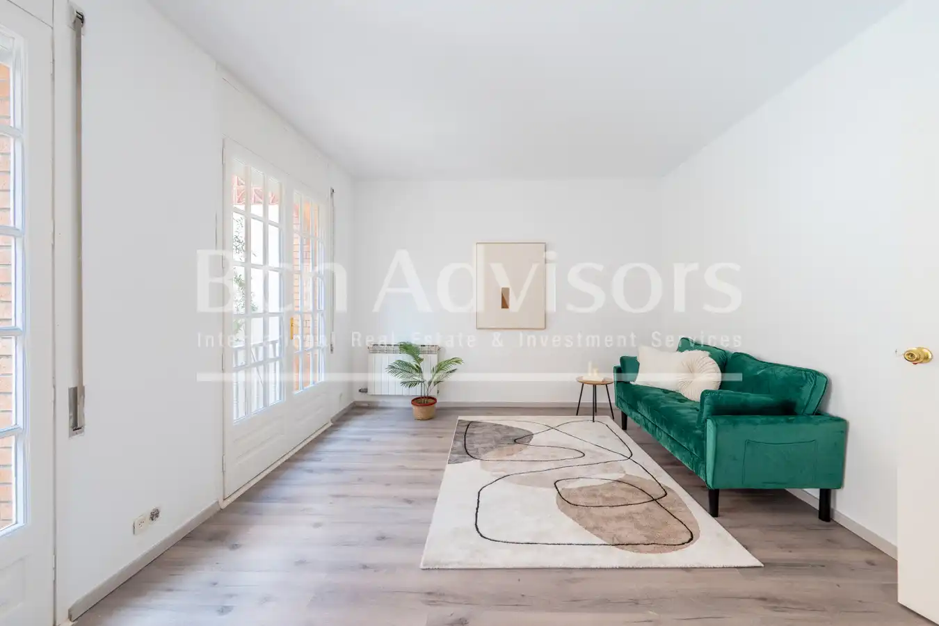 Sala d'estar de Casa adosada en venda en Sant Just Desvern amb Aire condicionat, Calefacció i Parquet