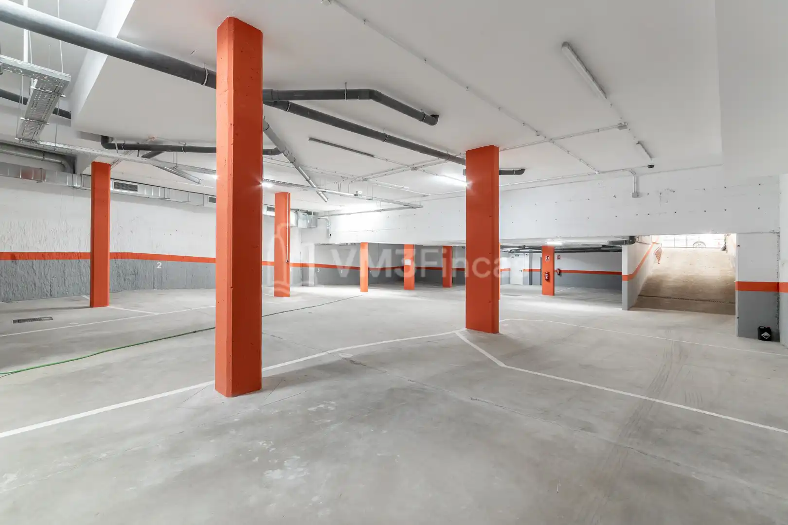 Parking de Ático de alquiler en Santa Coloma de Gramenet con Aire acondicionado, Calefacción y Terraza