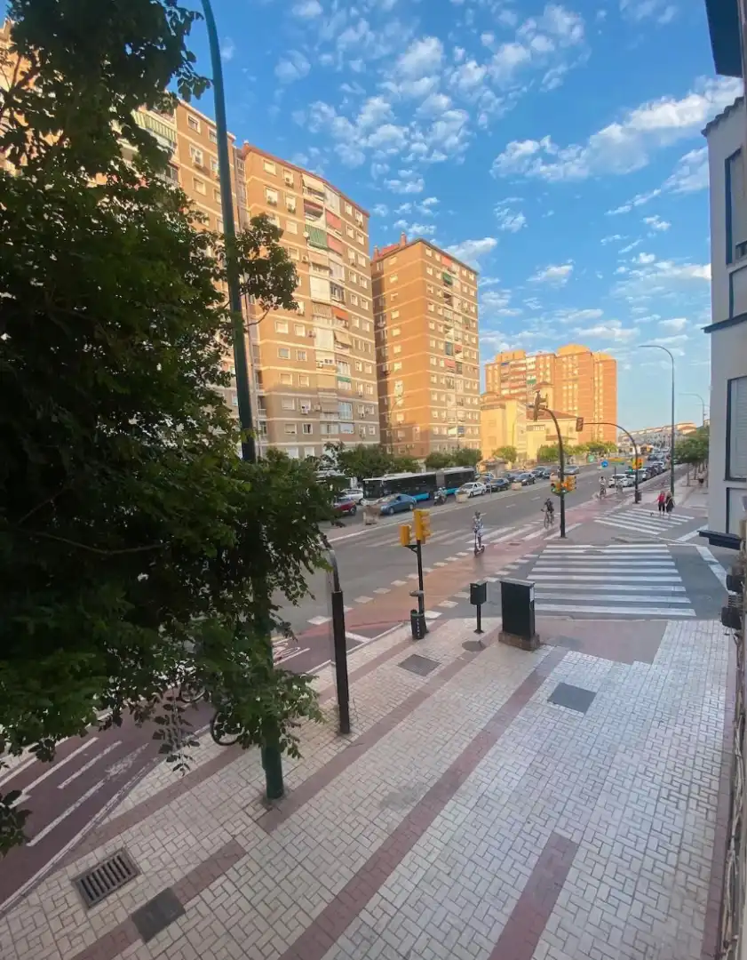 Habitación en Calle Abogado Federico Orellana Toledano, Girón - Las Delicias