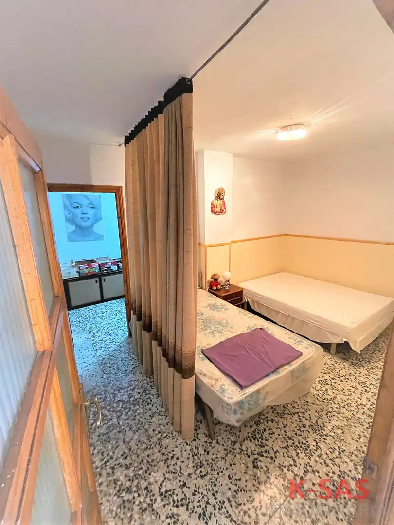 Dormitori de Casa o xalet en venda en Aldeire amb Moblat i Balcó