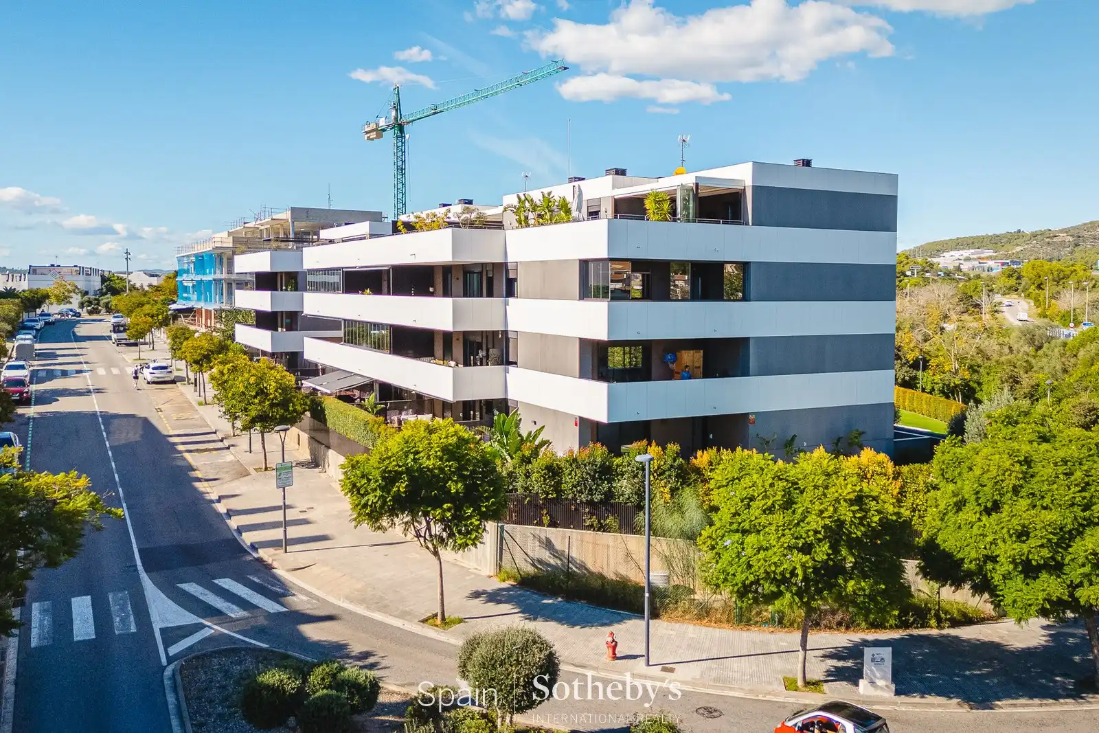 Vista exterior de Apartament en venda en Sitges amb Aire condicionat, Jardí privat i Jacuzzi