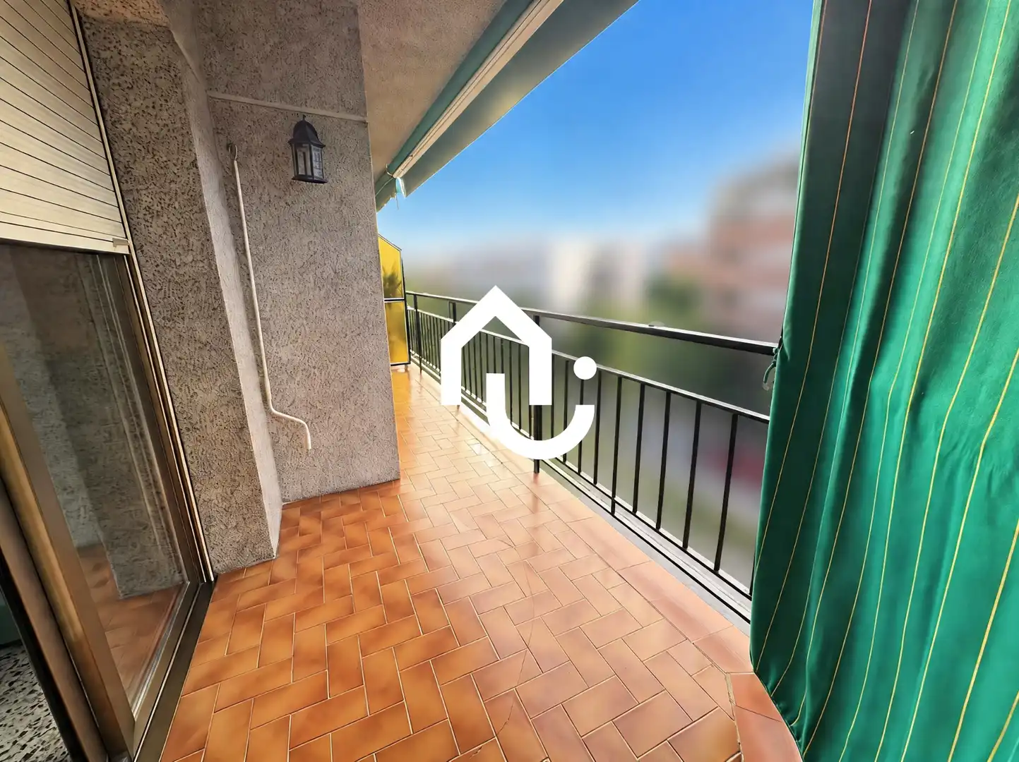 Terraza de Piso en venta en Santa Coloma de Gramenet con Terraza