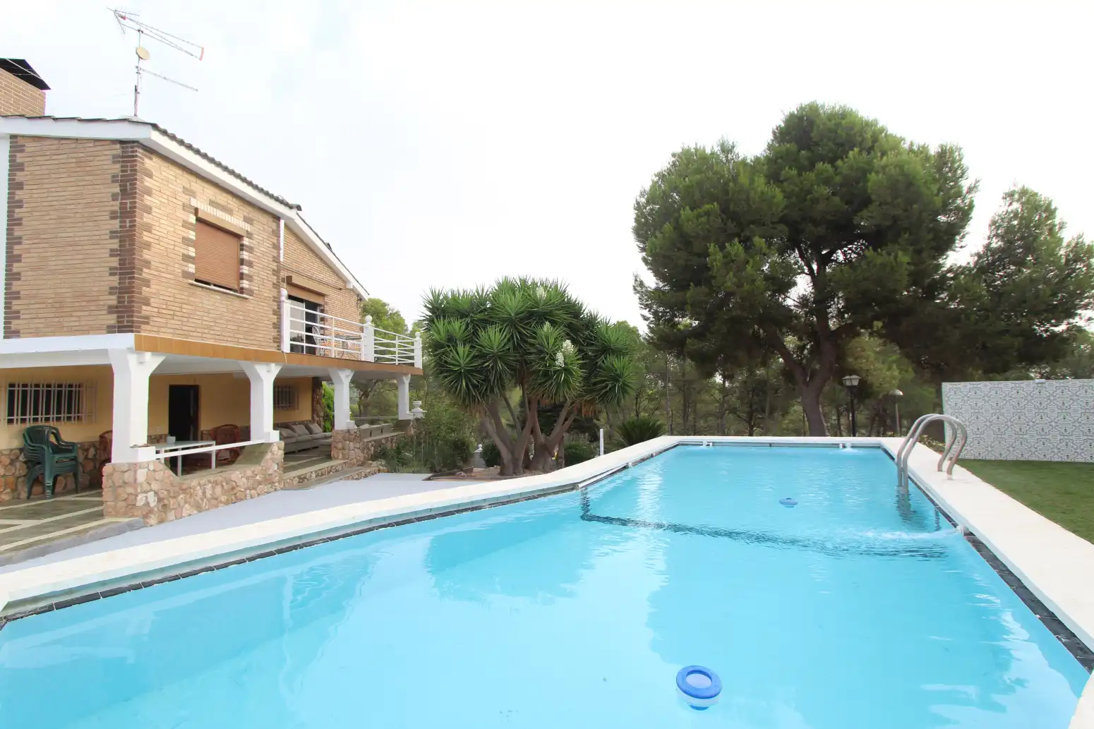 Piscina de Casa o xalet en venda en Torrent amb Aire condicionat, Calefacció i Terrassa