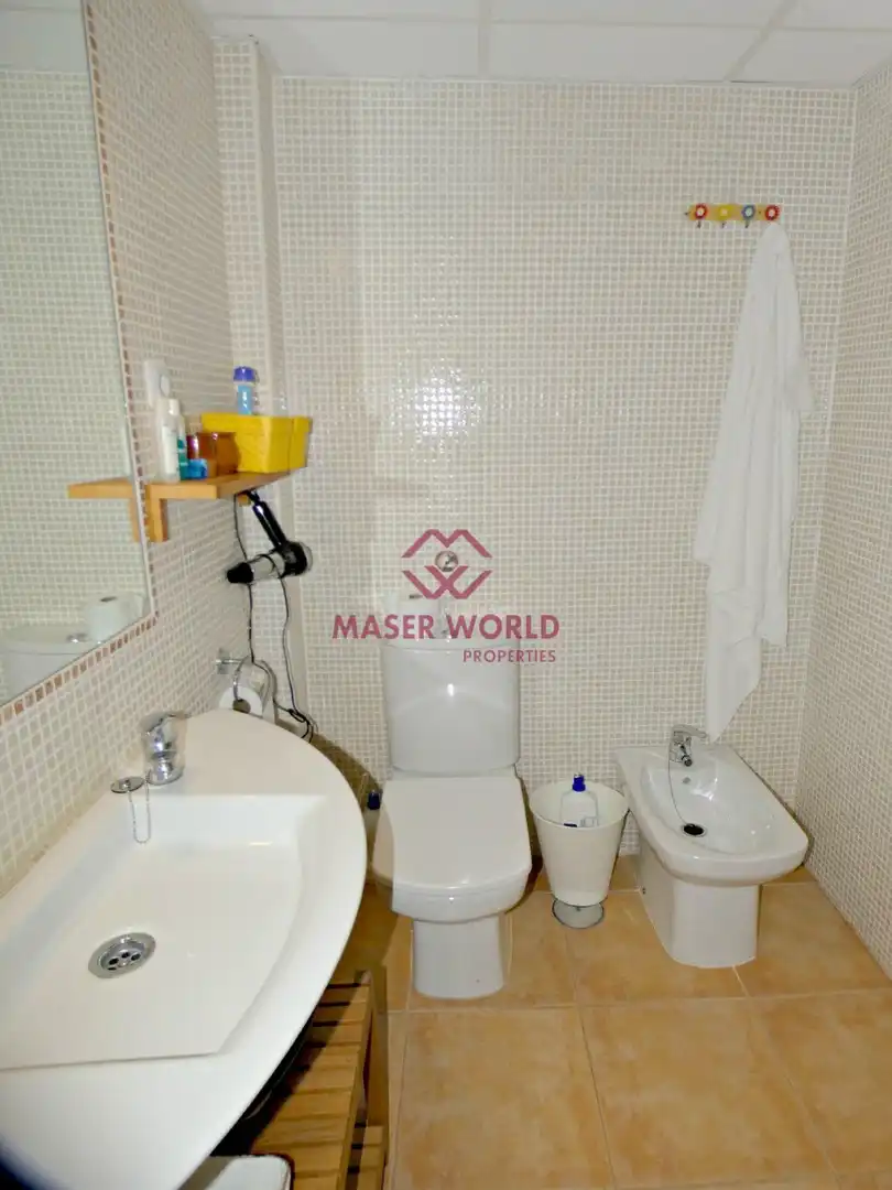 Baño de Piso en venta en Cartagena con Aire acondicionado, Terraza y Amueblado