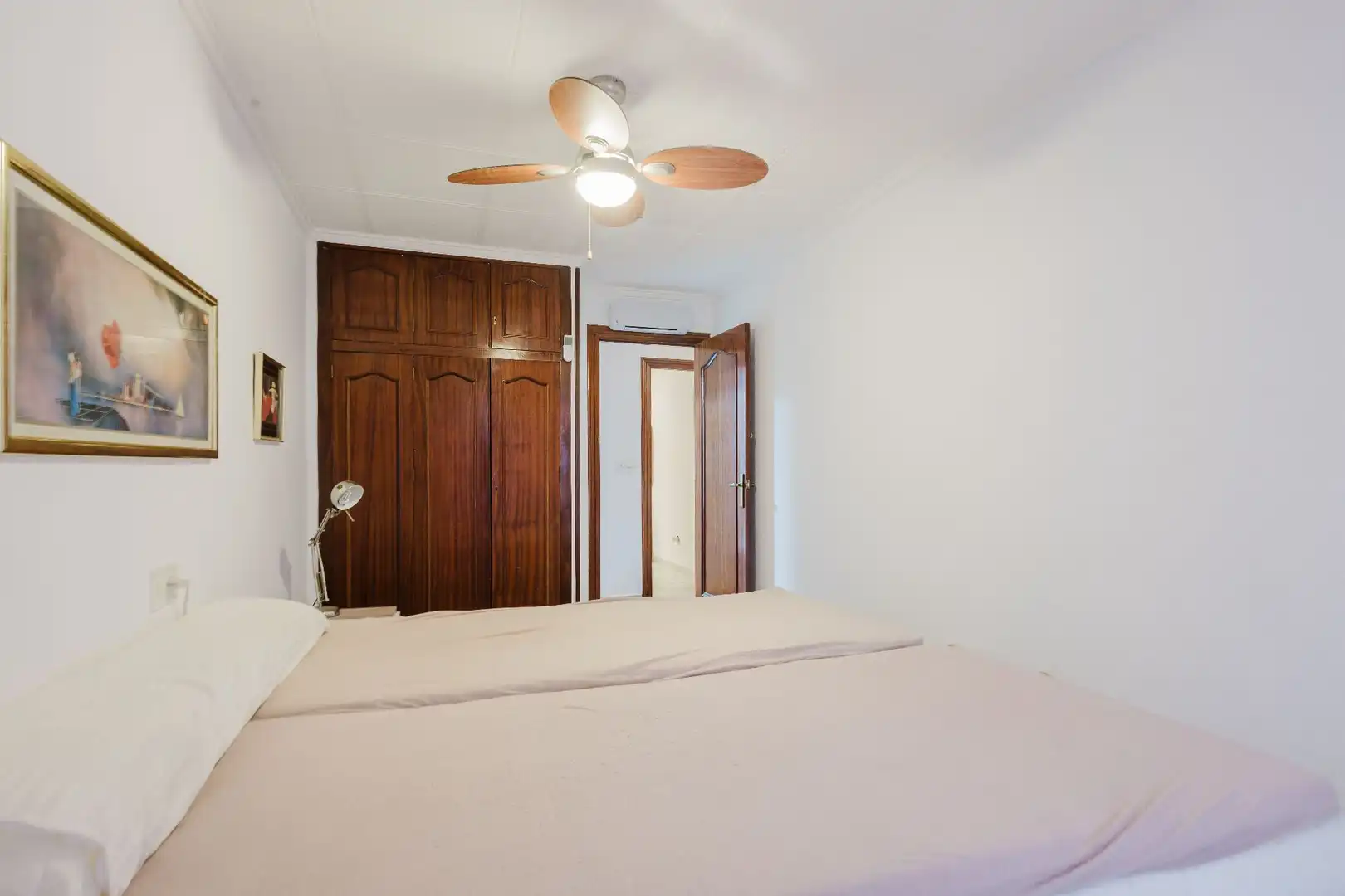 Habitación de Apartamento en venta en Torrevieja con Aire acondicionado, Terraza y Piscina comunitaria