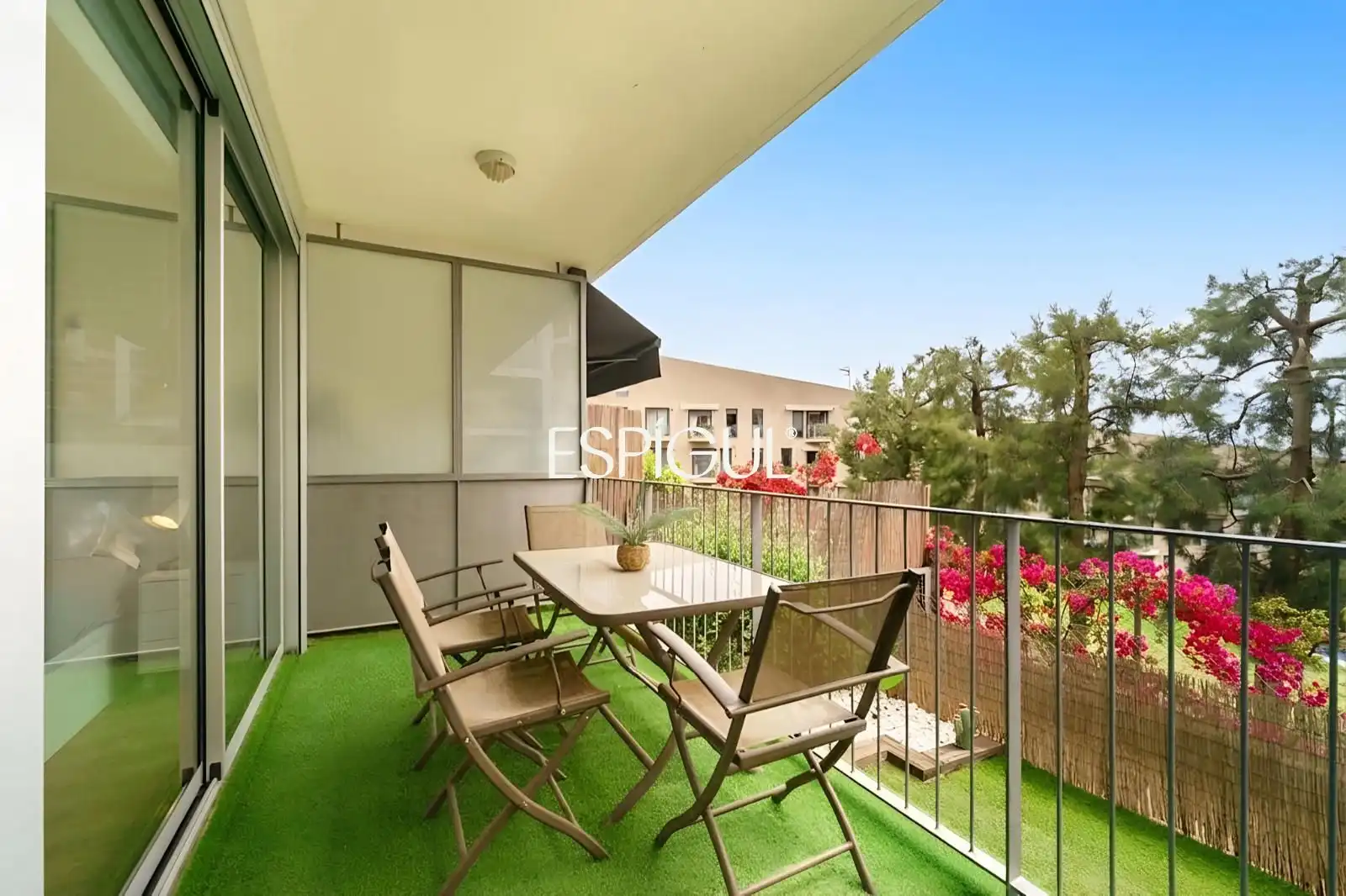 Vista exterior de Piso en venta en Montgat con Aire acondicionado, Calefacción y Terraza
