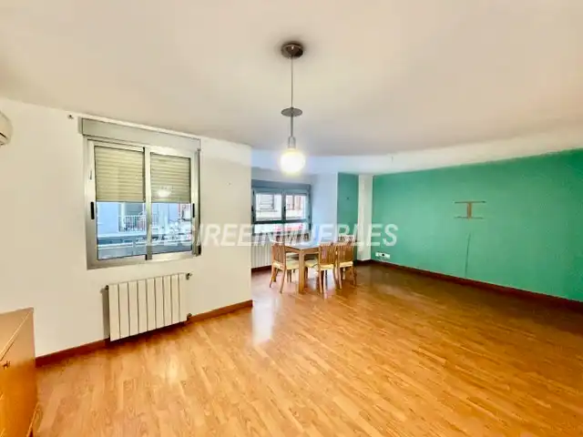 Vista exterior de Piso en venta en Valencia con Aire acondicionado, Calefacción y Parquet
