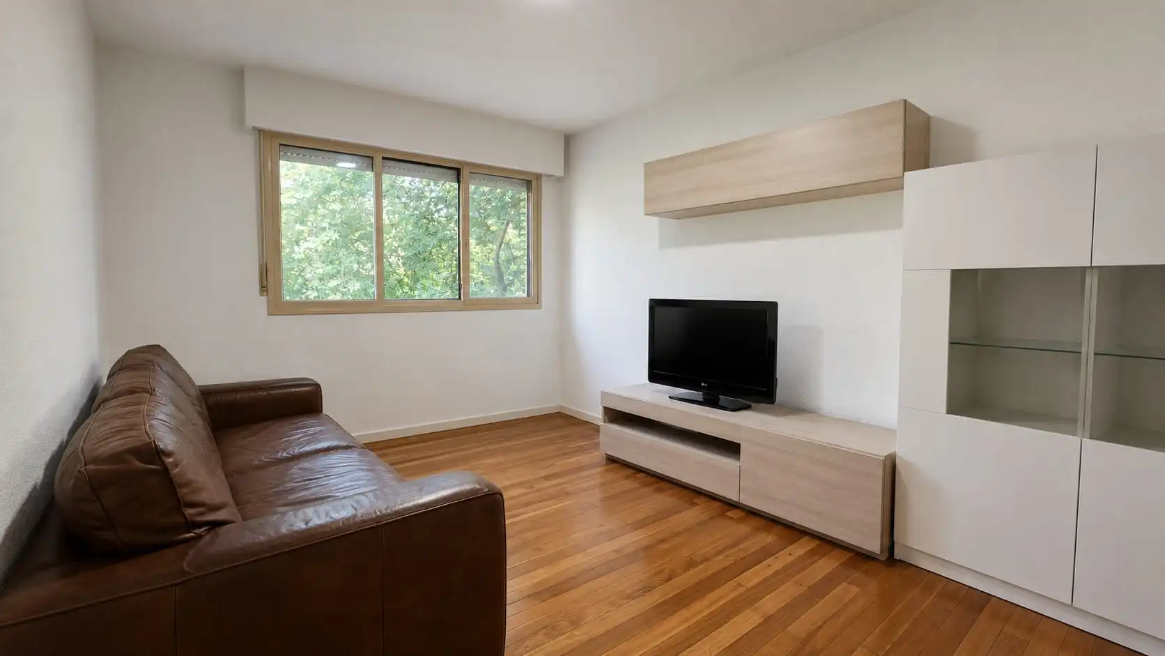Sala de estar de Piso en venta en Valle de Mena con Parquet, Amueblado y Horno