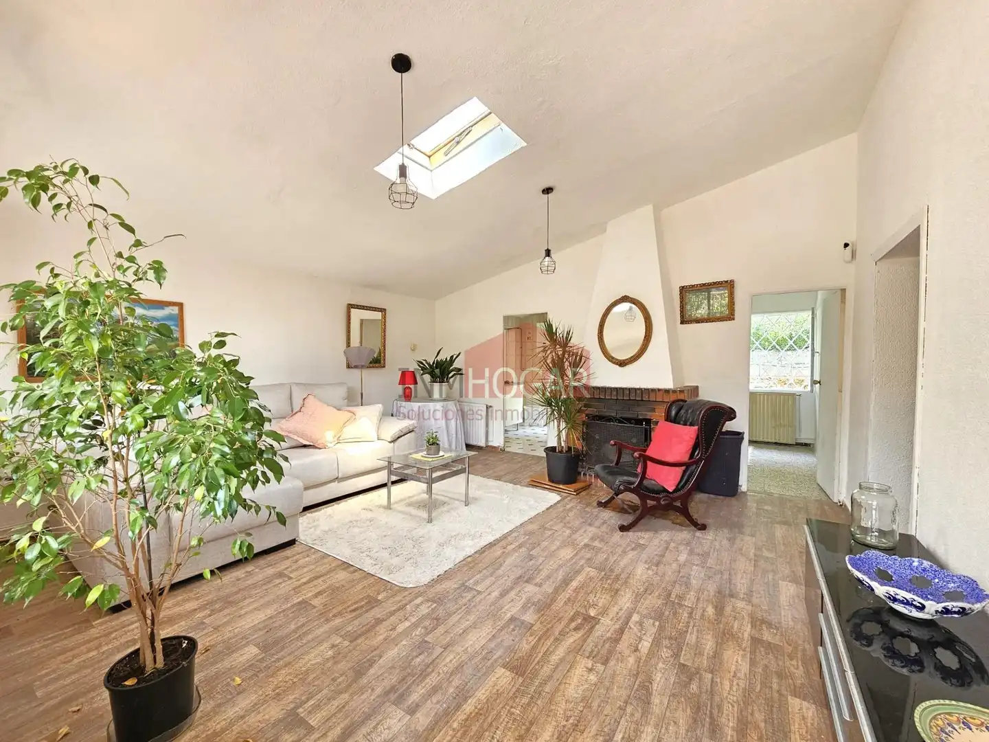 Sala d'estar de Casa o xalet en venda en Herradón de Pinares amb Calefacció, Jardí privat i Terrassa