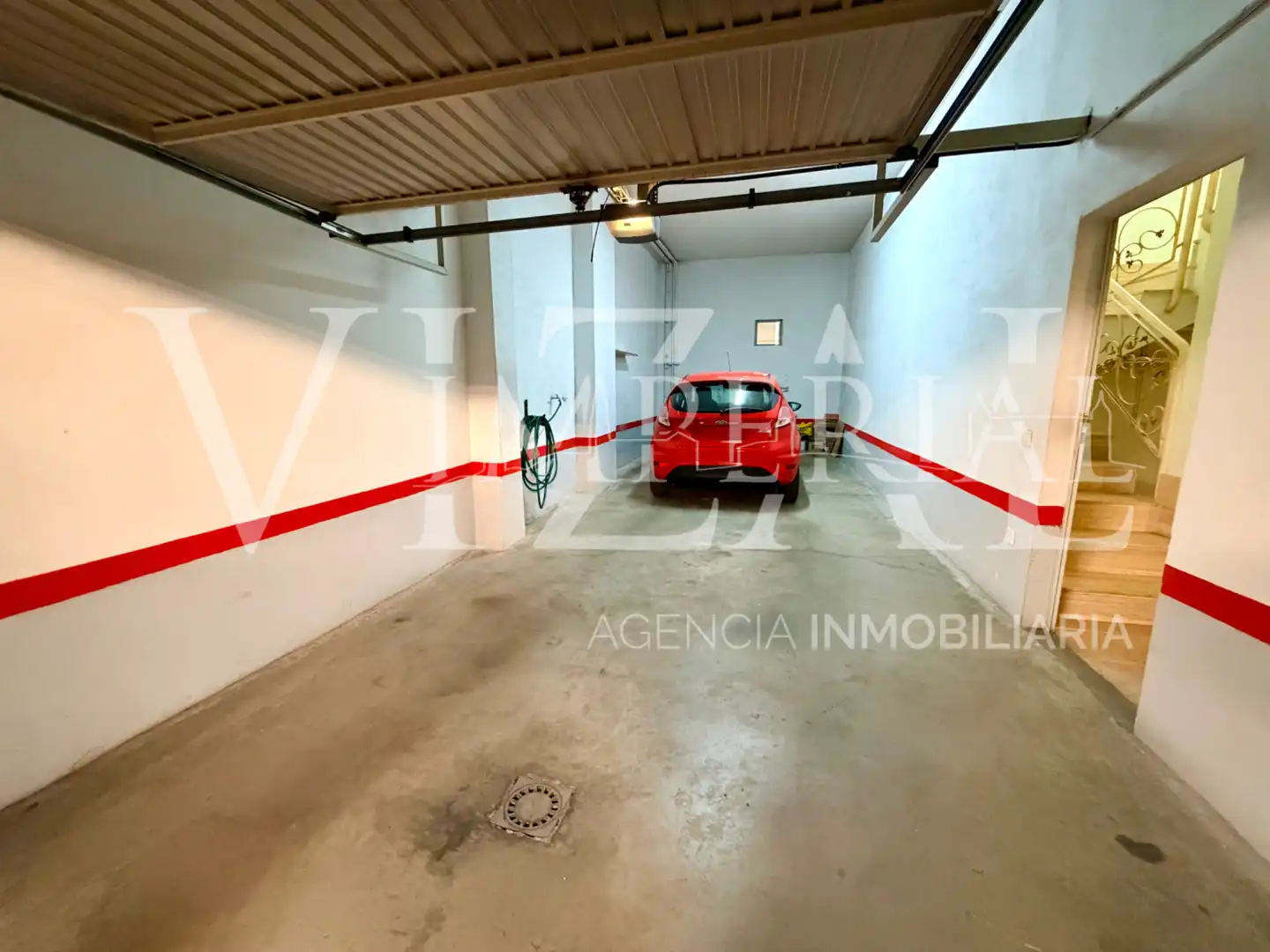 Aparcament de Casa adosada en venda en Toledo amb Aire condicionat, Parquet i Terrassa