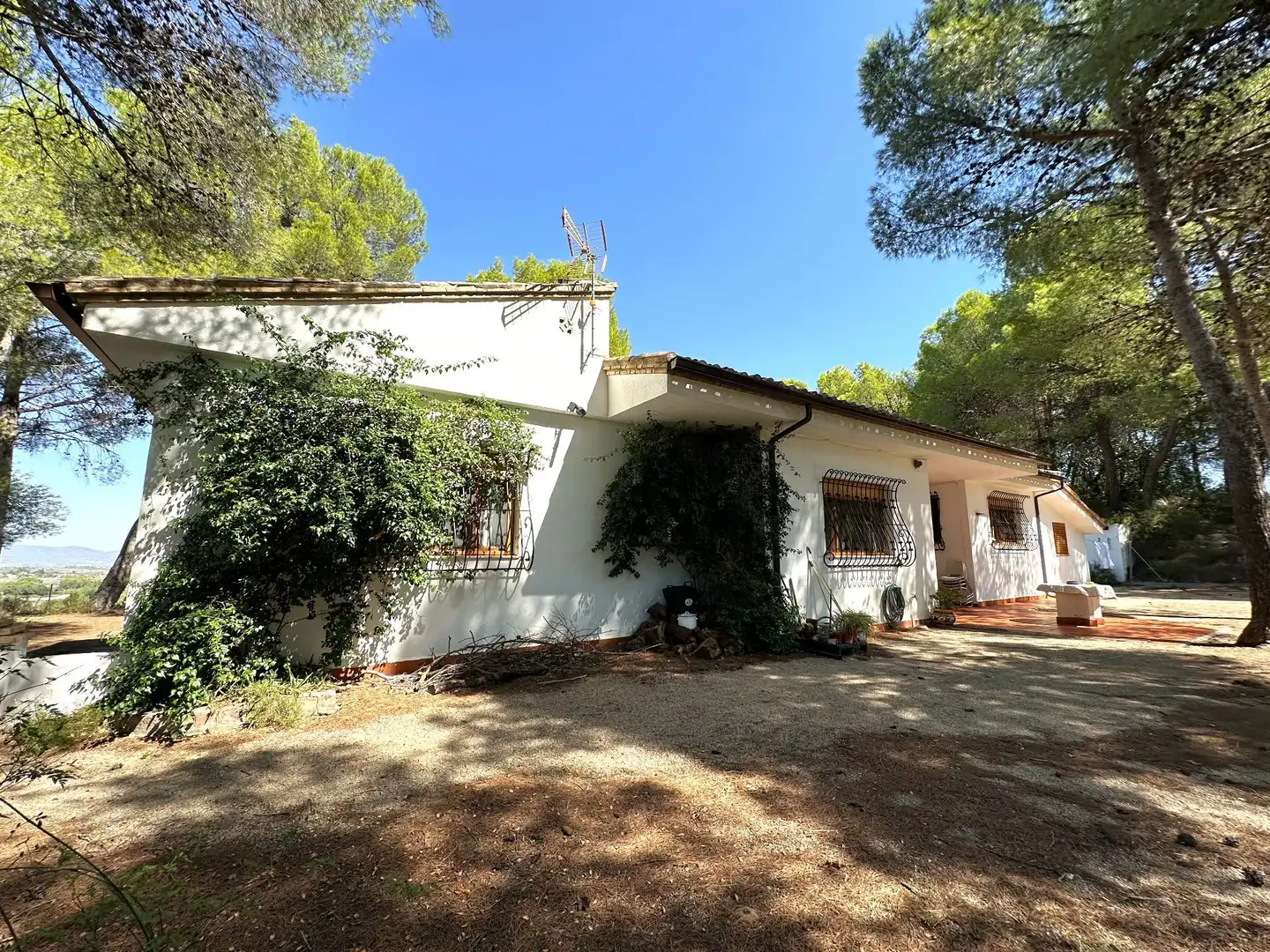 Vista exterior de Casa o chalet en venta en Agullent con Calefacción, Trastero y Amueblado