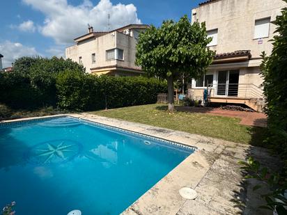 Piscina de Casa adosada en venda en La Garriga amb Calefacció, Jardí privat i Terrassa